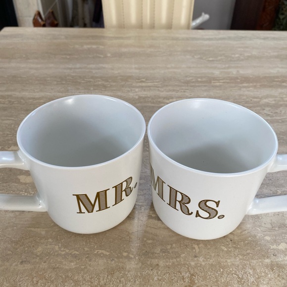 WEDDING ANNIVERSARY MR & MS WHITE MUGS GREAT GIFT / Bridal shower - Picture 2 of 5